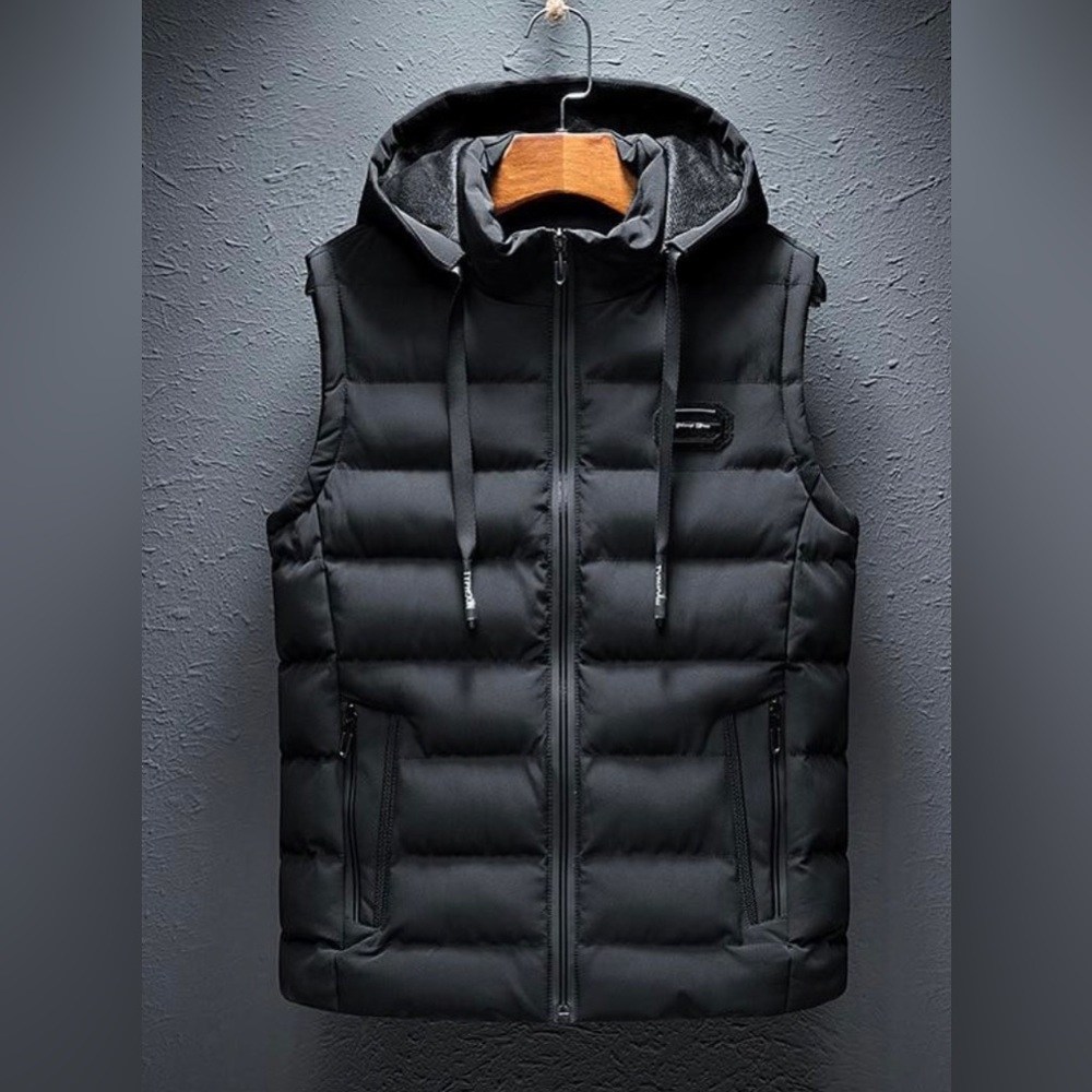 NWT Limitsix Paris Hooded Vest size Small in black